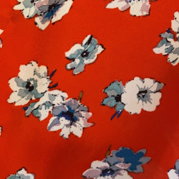 Red floral tank top with ruffle and tie - Picture 9 of 9